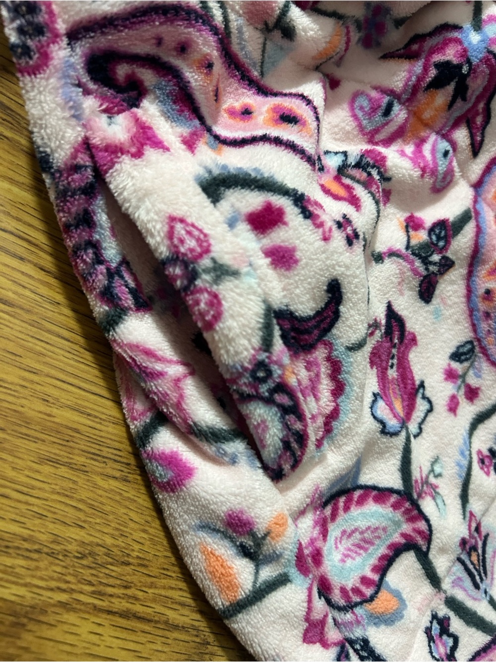 Vera Bradley Robe - Picture 4 of 10
